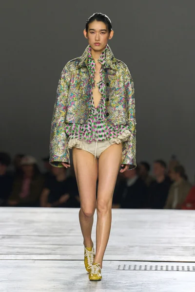 Look 17